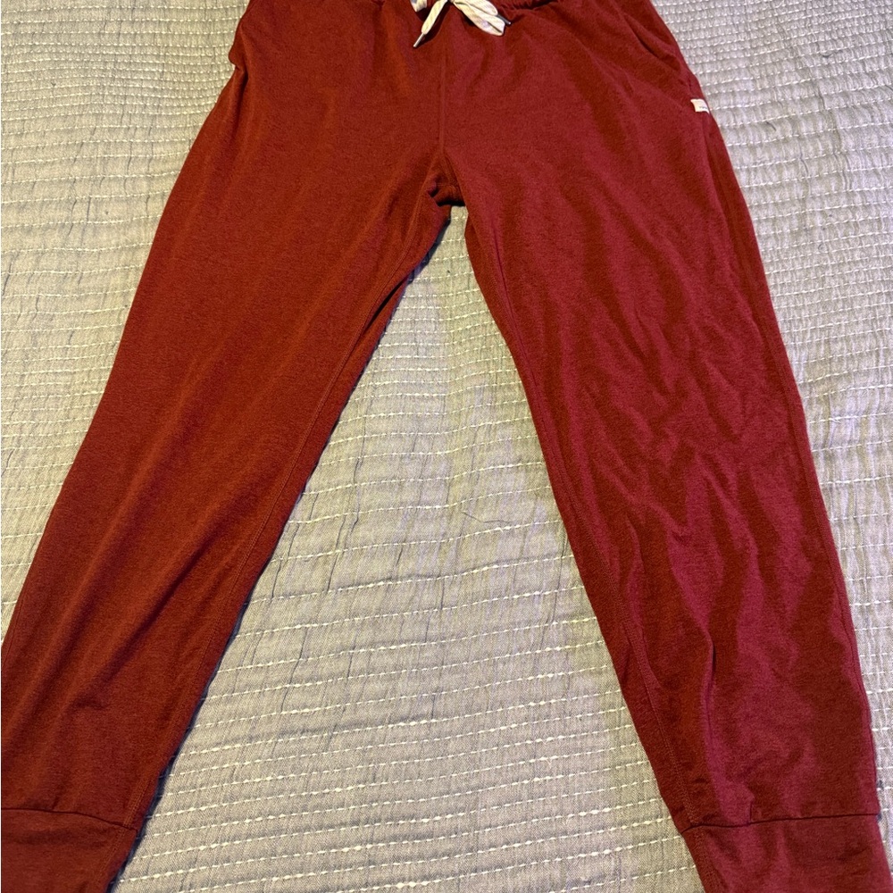 Rust Vuori Jogger Pants, size L